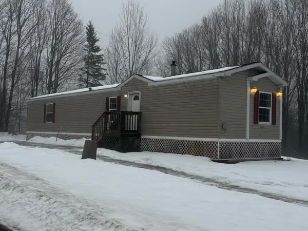 11 Castle Road, Harmony, ME 04942