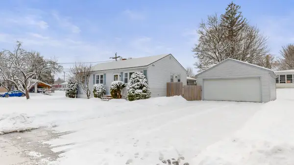 16 Orchard Circle, Lewiston, ME 04240