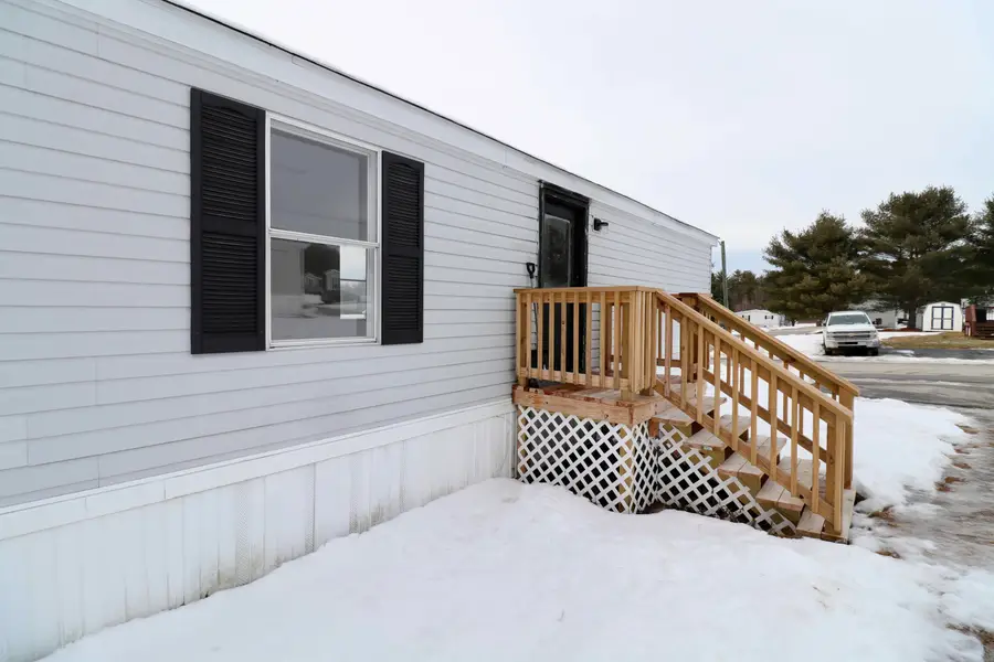 18 Purington Avenue, Mechanic Falls, ME 04256 - Image #3