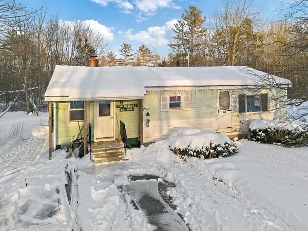 232 Narrows Pond Road, Winthrop, ME 04364