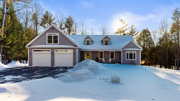 17 Bowdoin Drive, Lewiston, ME 04240