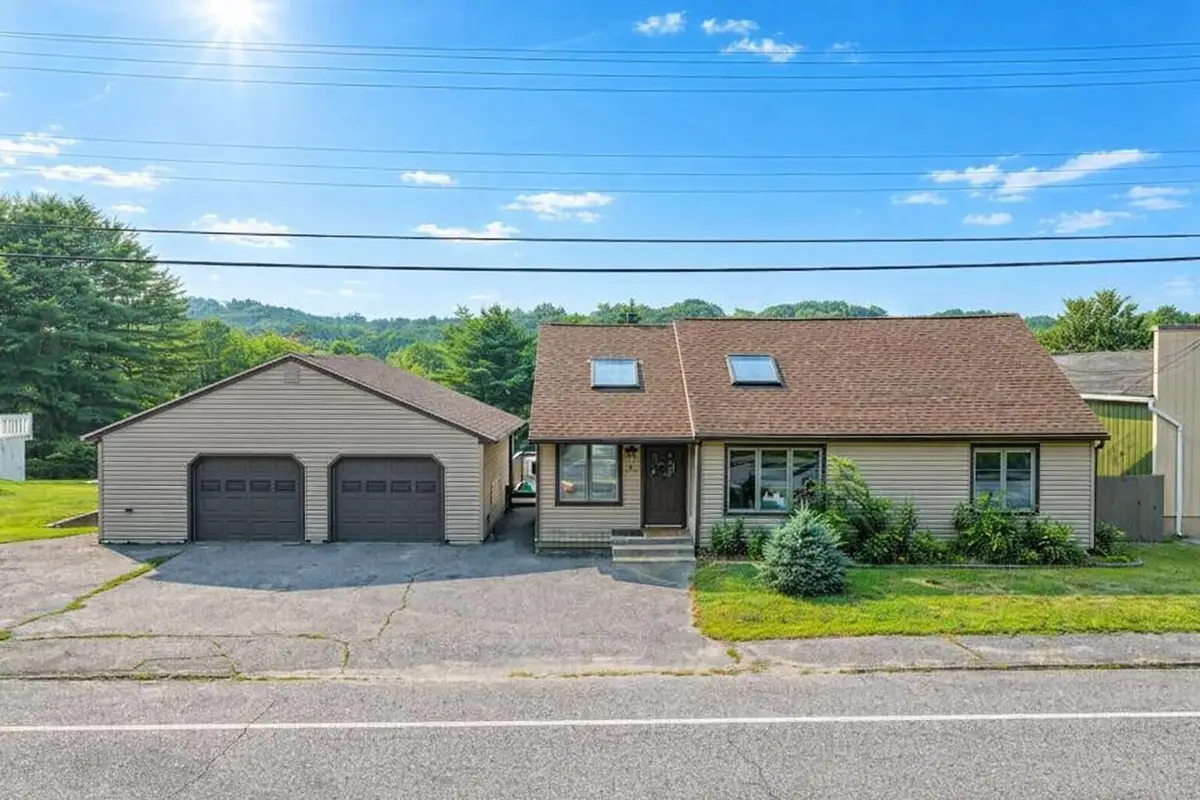 215 Broad Street, Auburn, ME 04210 - #1