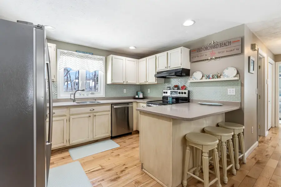 4 Birkdale Circle, Old Orchard Beach, ME 04064 - #3