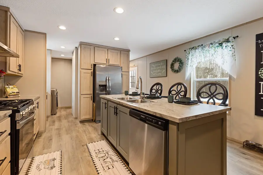 529 Phillips Corner Road, Pittsfield, ME 04967 - #2