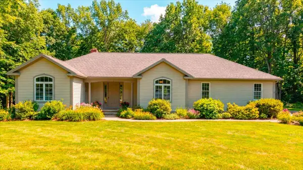 63 Maple Ridge Drive, Winthrop, ME 04364