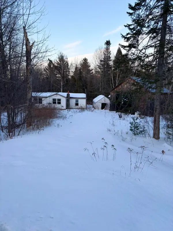 2692 Route 3, Palermo, ME 04354