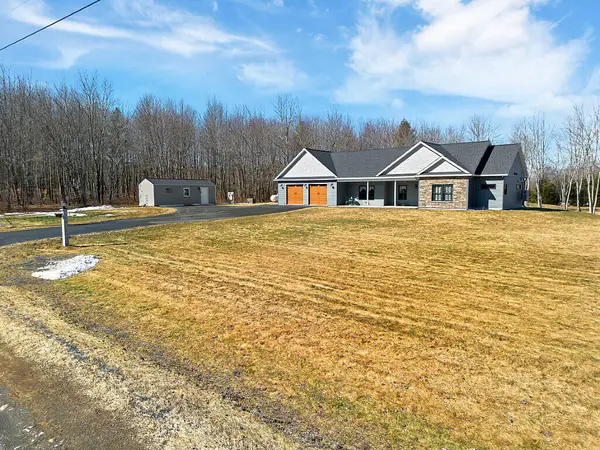 25 Curtis Lane, Palmyra, ME 04965
