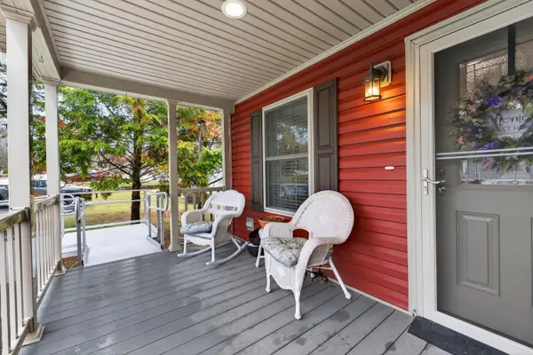 33 Sandalwood Circle, Kittery, ME 03904