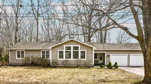 5 Oakwood Road, Cape Elizabeth, ME 04107