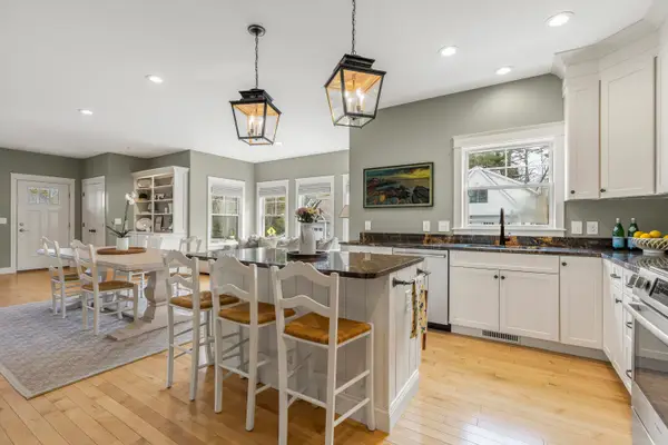 2 Franklin Circle, Cape Elizabeth, ME 04107