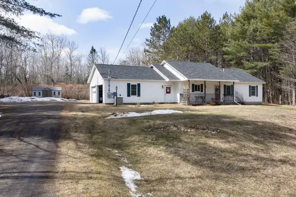 722 New England Road, Searsmont, ME 04973