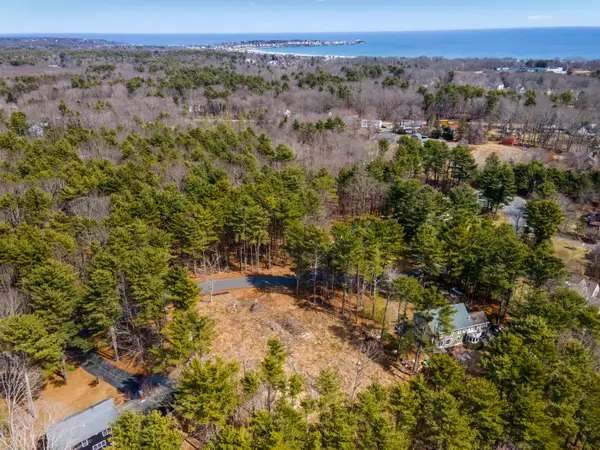 15 Candlewood Lane, York, ME 03909