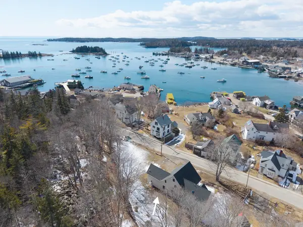 46 Atlantic Avenue, Vinalhaven, ME 04863