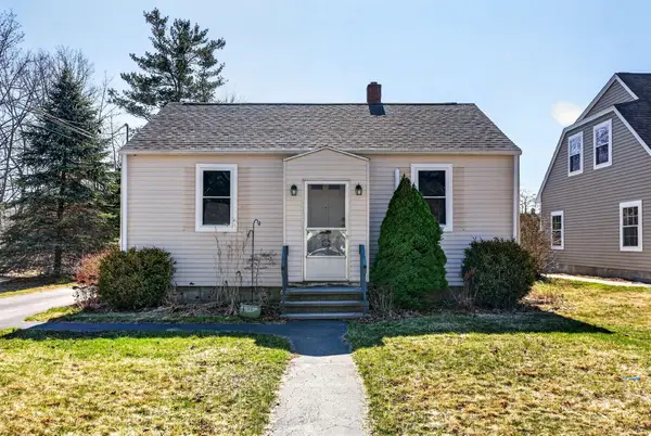 20 Providence Avenue, Falmouth, ME 04105