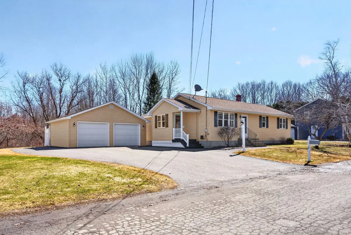 16 Jan's Boulevard, Lewiston, ME 04240 - #1