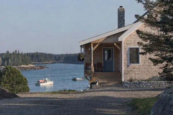 28 City Point Road, Vinalhaven, ME 04863