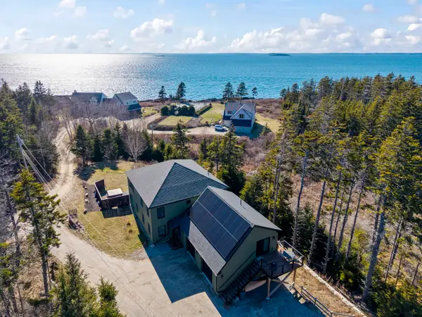 27 Seacrest Circle, Phippsburg, ME 04562