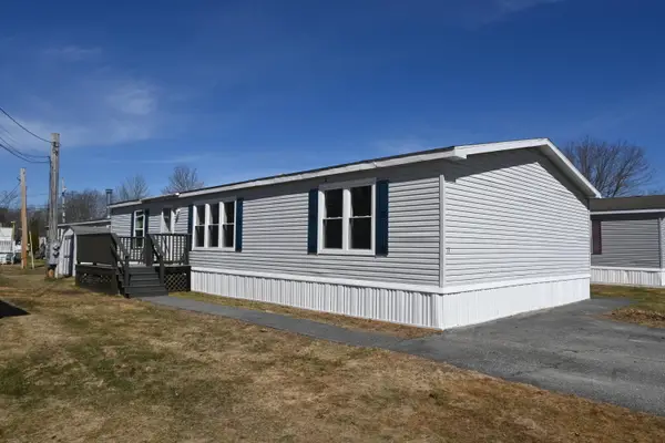 13 Young Avenue, Brunswick, ME 04011