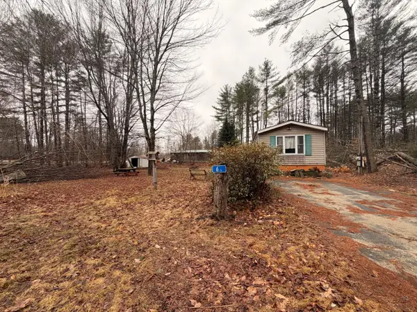 6 Sandy Lane, Livermore Falls, ME 04254