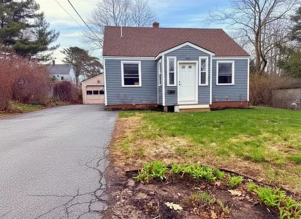 32 Longfellow Drive, Cape Elizabeth, ME 04107