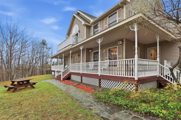 111 Daggett Drive, Raymond, ME 04071