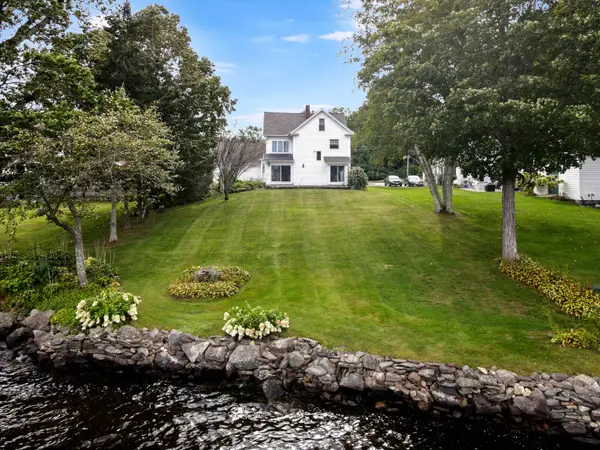 553 Main Street, Wayne, ME 04284