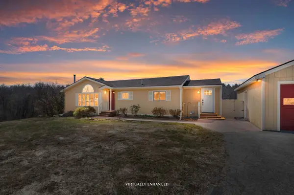 18 Walker Lane, Farmingdale, ME 04344