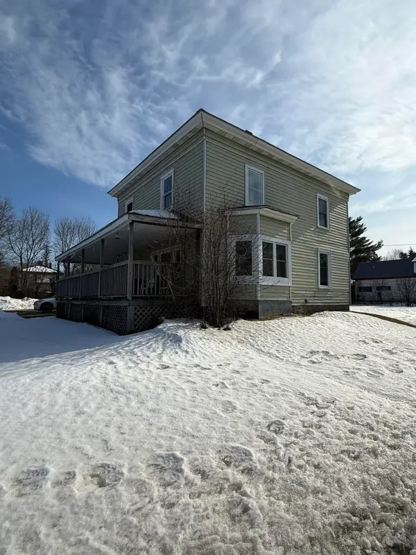 92 South Street, Calais, ME 04619