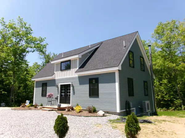 34 Wrong Road, Naples, ME 04055