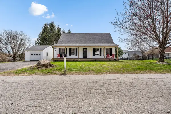 8 Meadow Way, Rockland, ME 04841