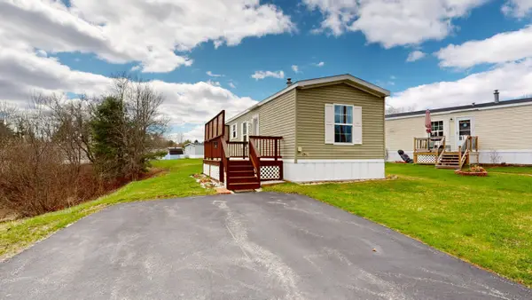 5 Parkview Lane, Lewiston, ME 04240