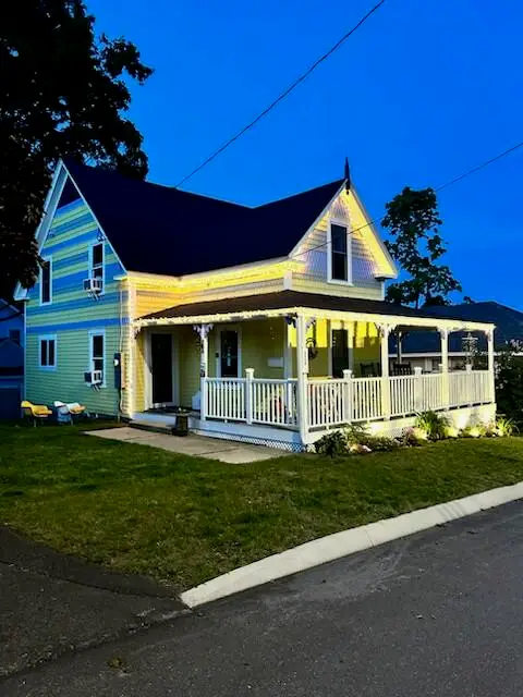 32A W Old Orchard Avenue, Old Orchard Beach, ME 04064