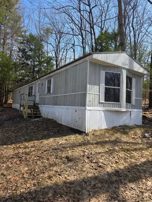 30 Squire Court, Winthrop, ME 04364