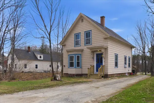 11 Elmwood Road, Auburn, ME 04210