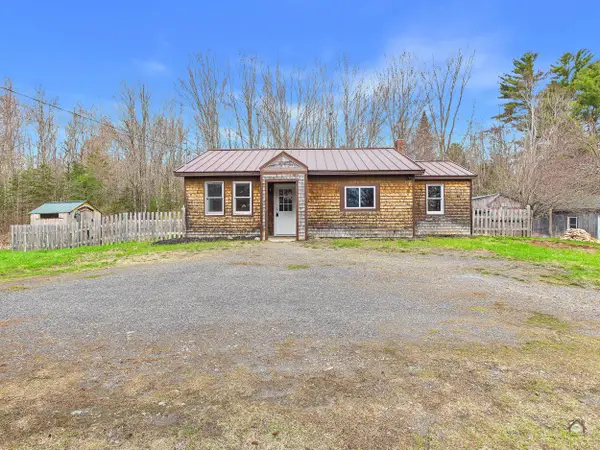 1818 Bangor Road, Clinton, ME 04927