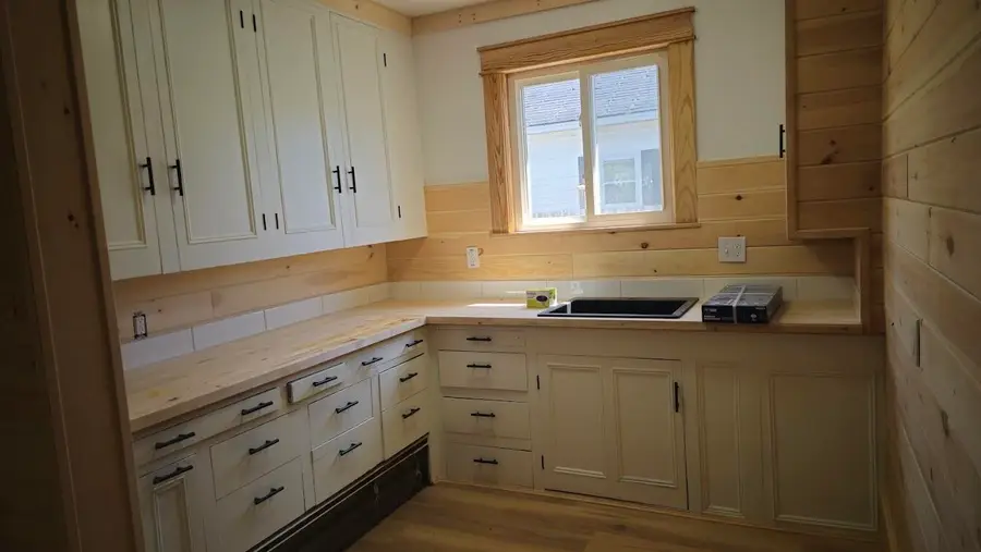 121 Bates Street, Millinocket, ME 04462 - #3