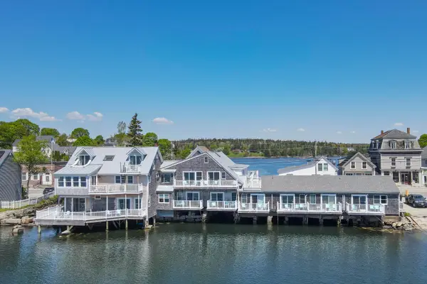 15 Main Street, Vinalhaven, ME 04863