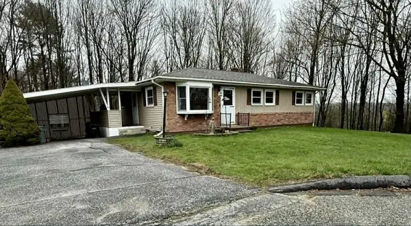 33 Garcelon Street, Lewiston, ME 04240