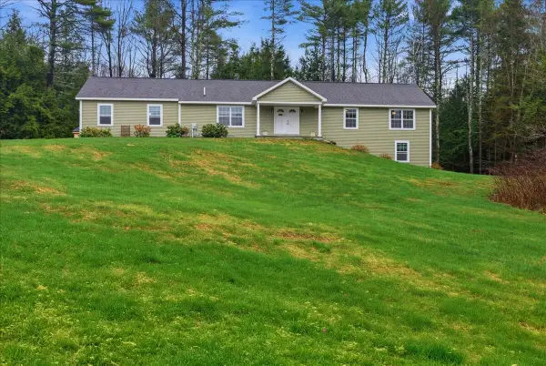 13 Bowdoin Drive, Lewiston, ME 04240