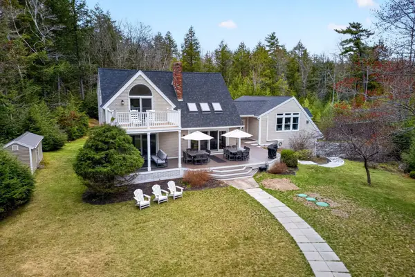 71-72 Quarry Cove Road, Raymond, ME 04071