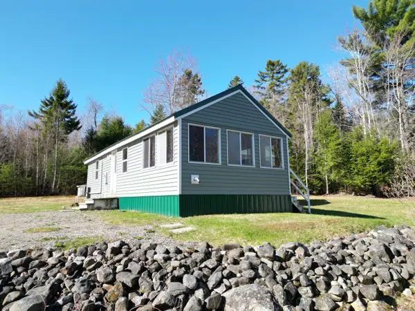31 Burnham Road, Burlington, ME 04417