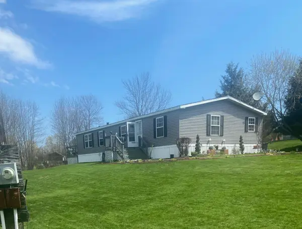 16 Averill Mobile Home Park, Benton, ME 04901