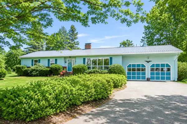 18 Martin Heights, Raymond, ME 04071
