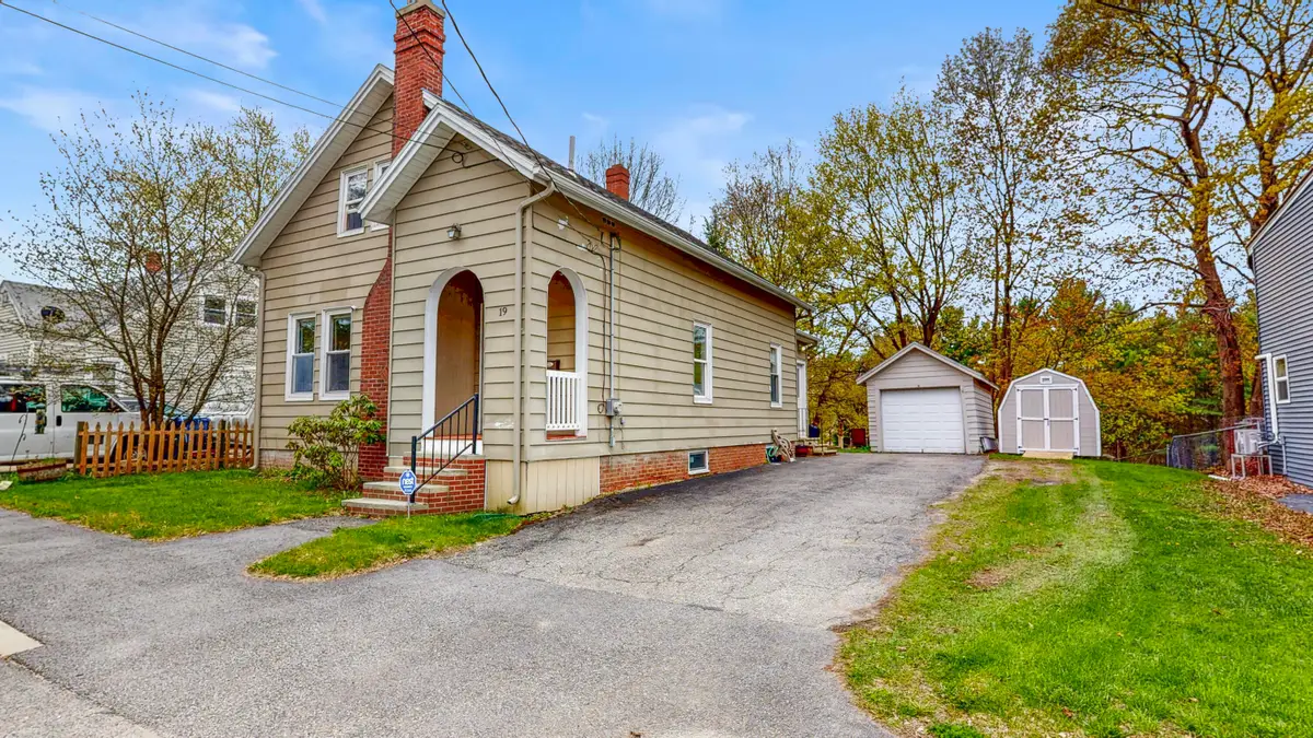 19 Fairlawn Avenue, Lewiston, ME 04240 - #1