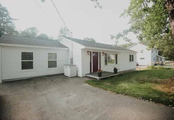 188 Middlesex Road, Topsham, ME 04086