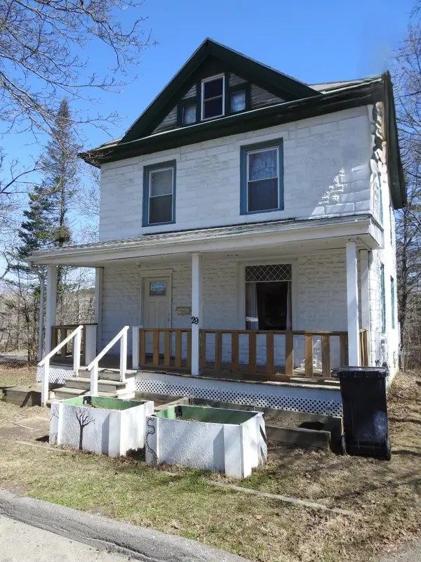 29 Princeton Street, Bangor, ME 04401
