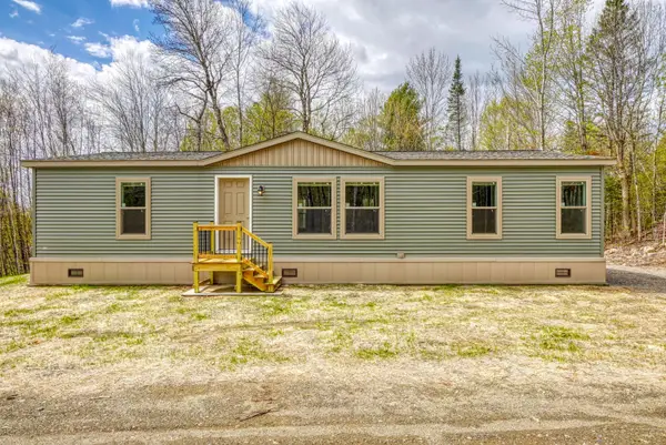 12 Country View Lane, Freedom, ME 04941