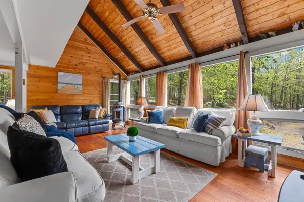 40 Highpoint Drive, Frye Island, ME 04071