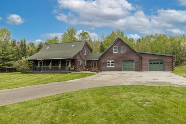 118 County Woods Road, Newport, ME 04953