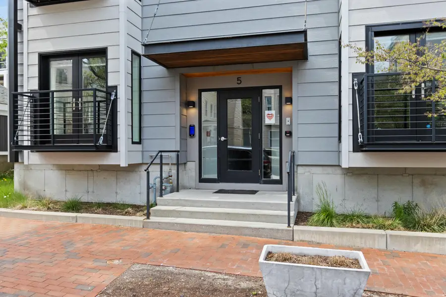 5 Cumberland Avenue #3, Portland, ME 04101 - #2